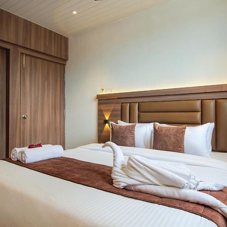 Hotel Galaxy Inn Navi Mumbai Bagian luar foto