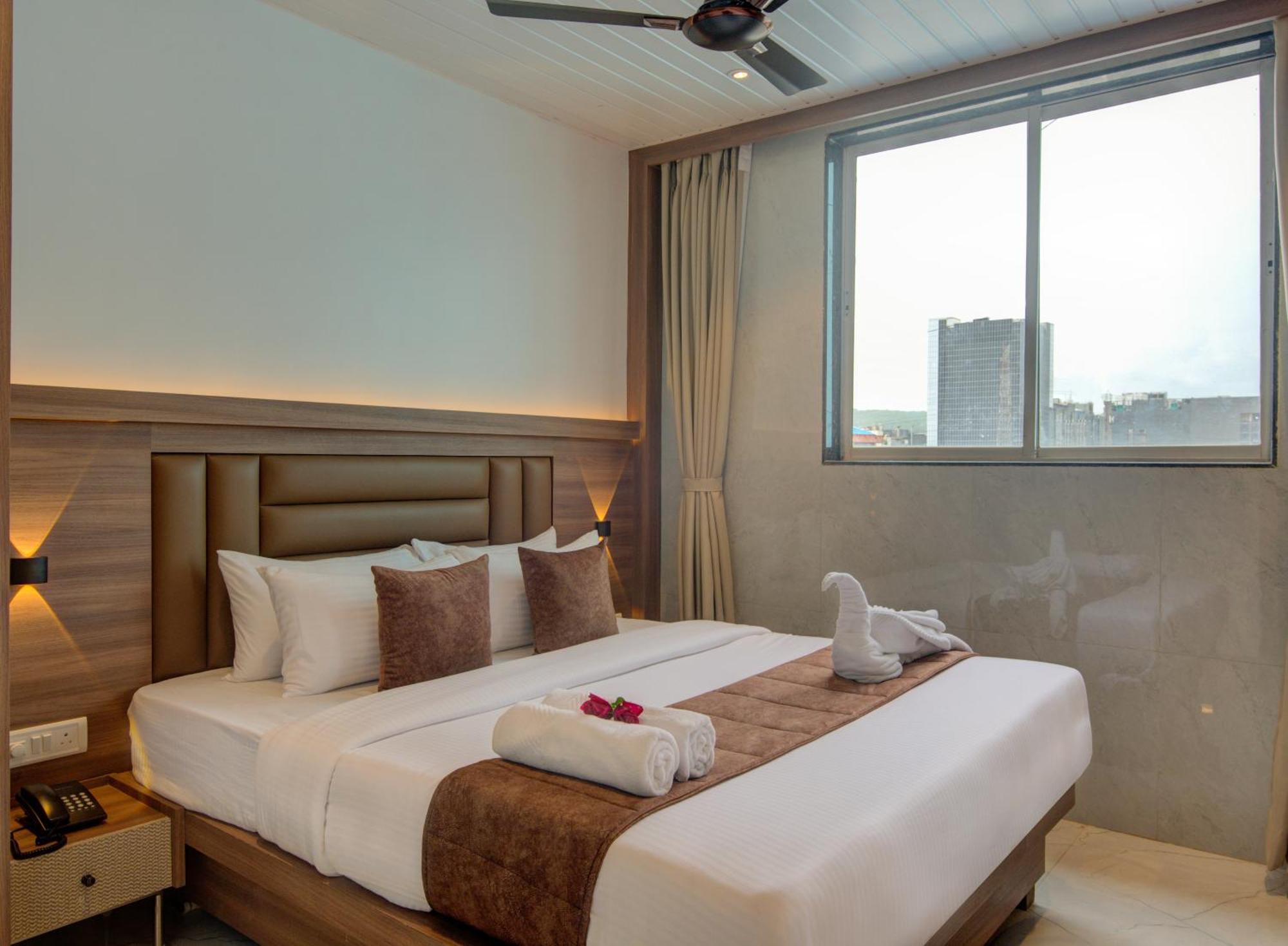 Hotel Galaxy Inn Navi Mumbai Bagian luar foto