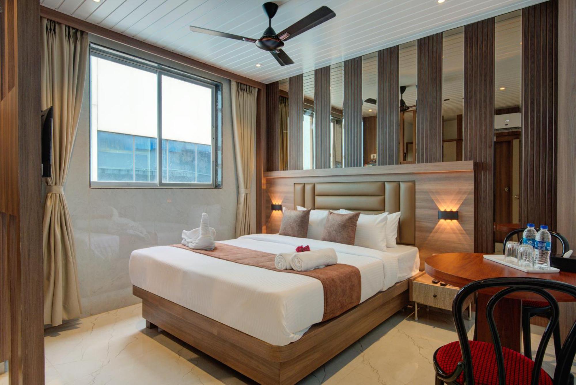 Hotel Galaxy Inn Navi Mumbai Bagian luar foto