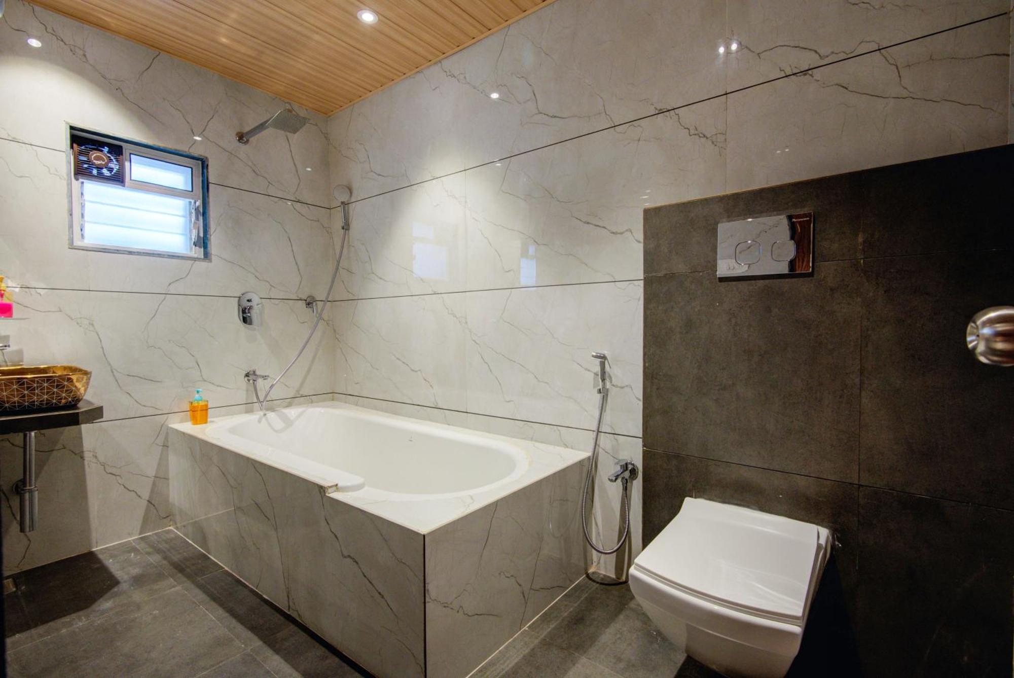 Hotel Galaxy Inn Navi Mumbai Bagian luar foto