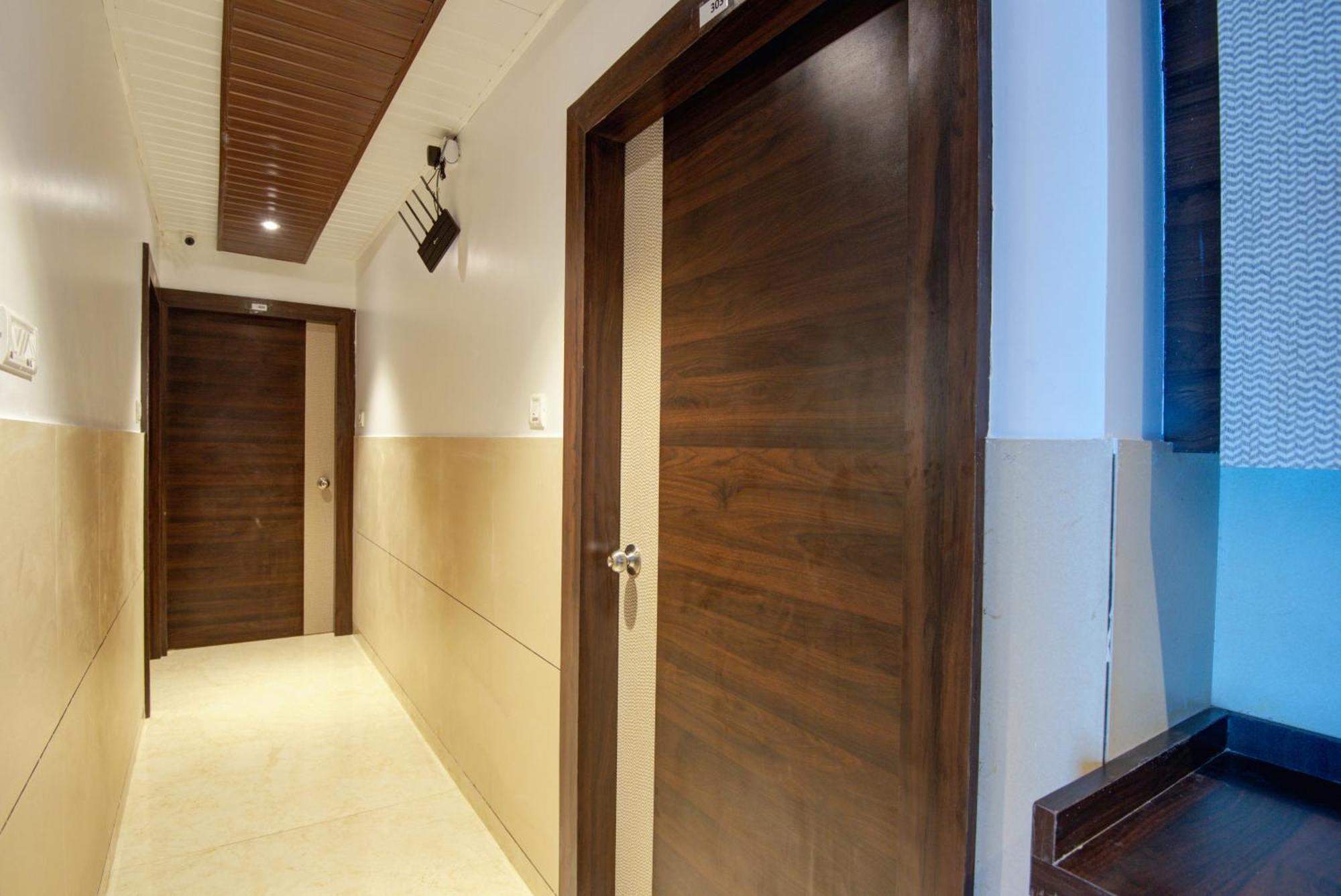 Hotel Galaxy Inn Navi Mumbai Bagian luar foto